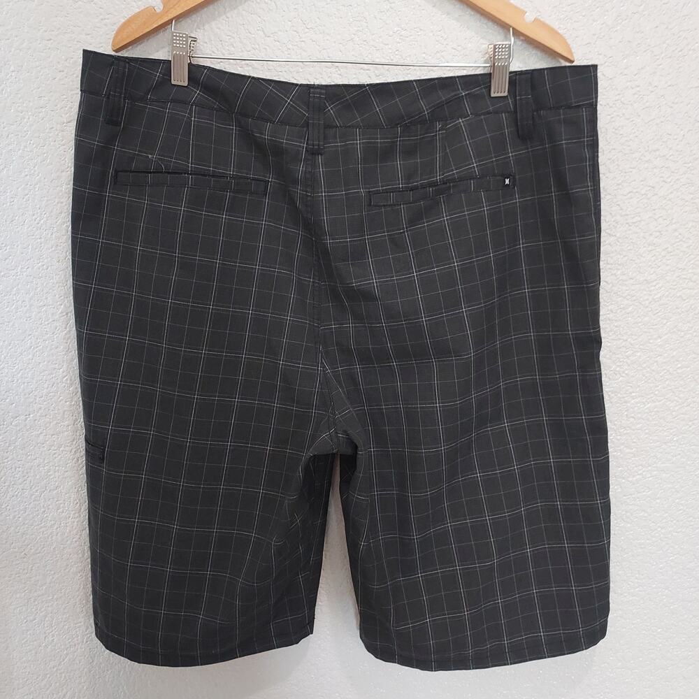 Hurley Black w/White Plaid Casual Shorts Size 38 - Picture 6 of 10